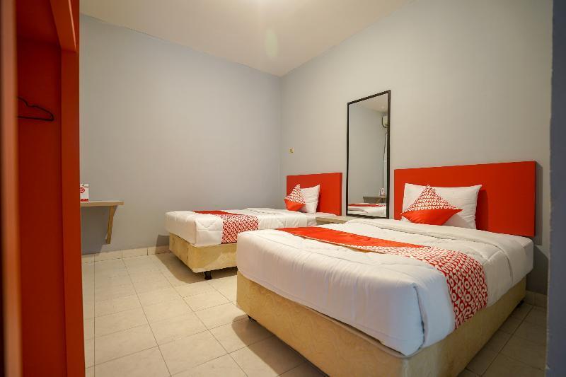 Oyo 1026 Cendrawasih Hotel 2*
