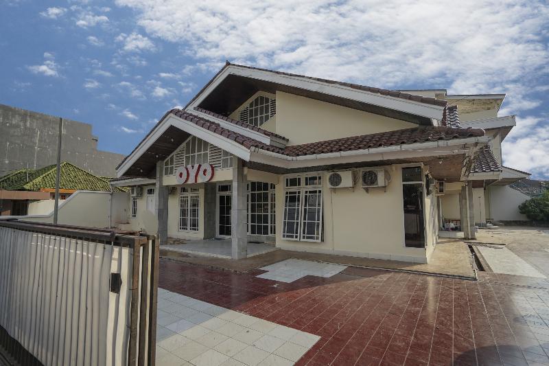 Oyo 1026 Cendrawasih Hotel